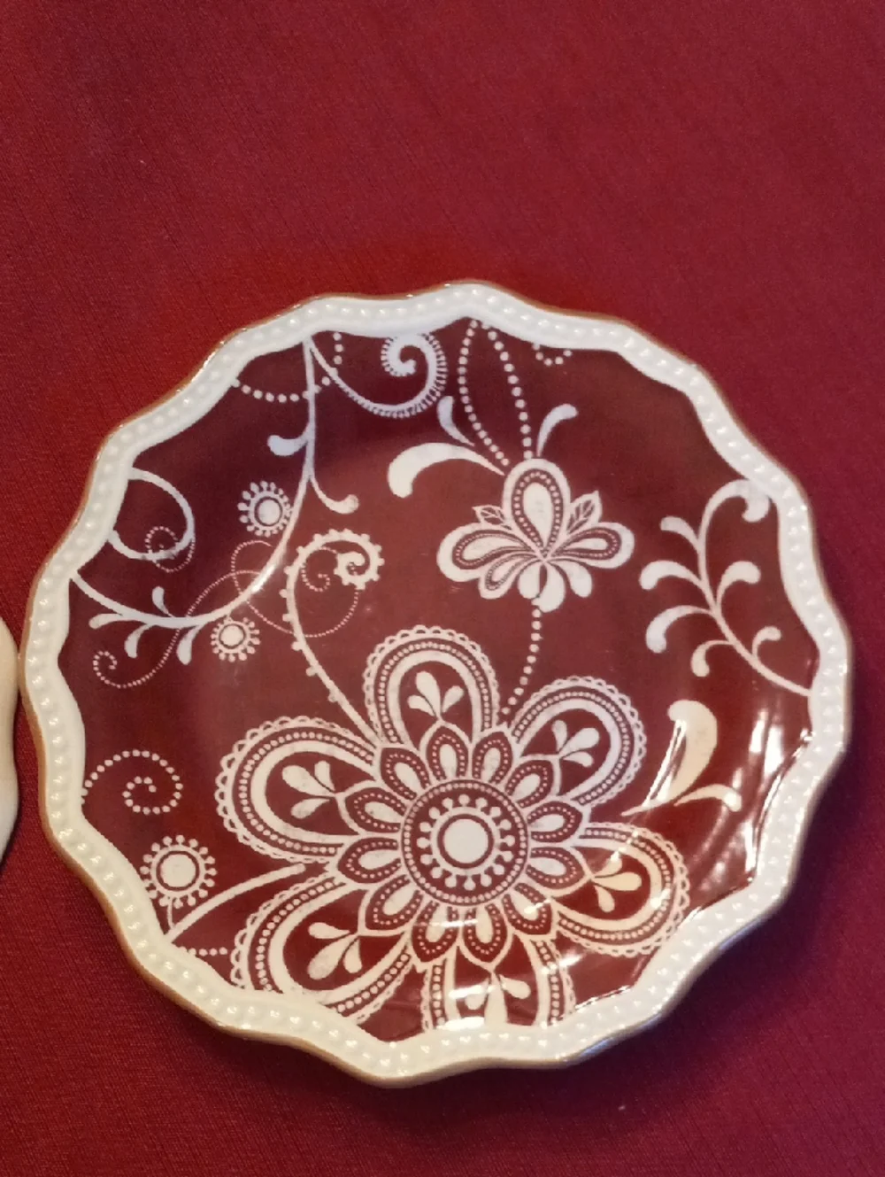 Pier 1  Set Of Scalloped Ironstone Dinner Plates Maribeth Pattern, Cottagecore